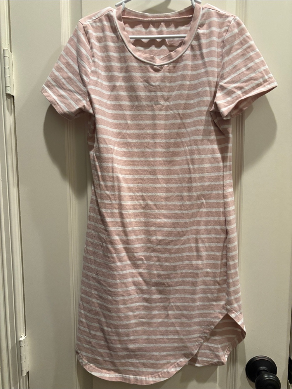 Women’s small Pink & White Striped Short Sleeve Dress